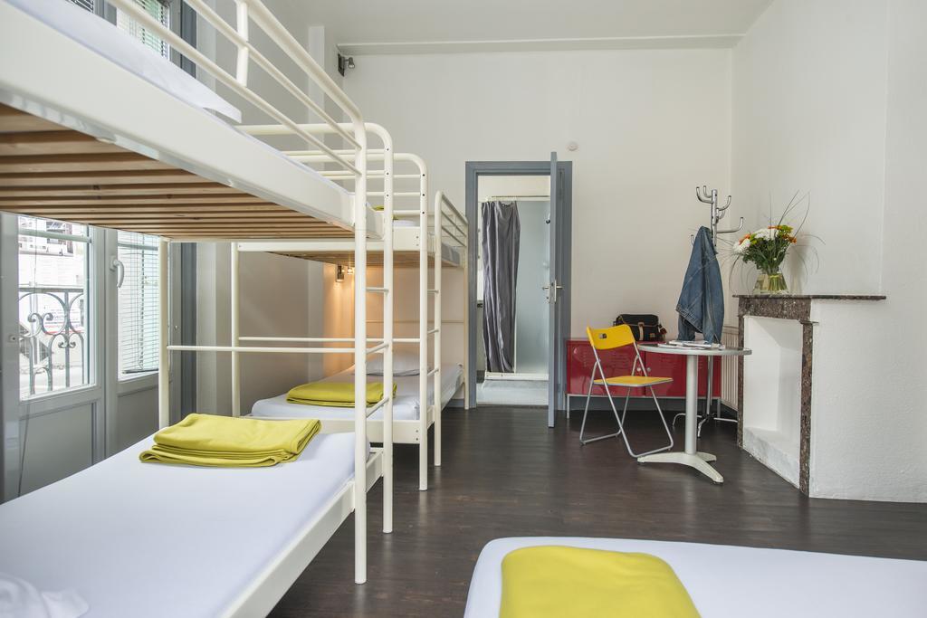 Gite D'Etape Des Capucins Le Puy-en-Velay Habitación foto