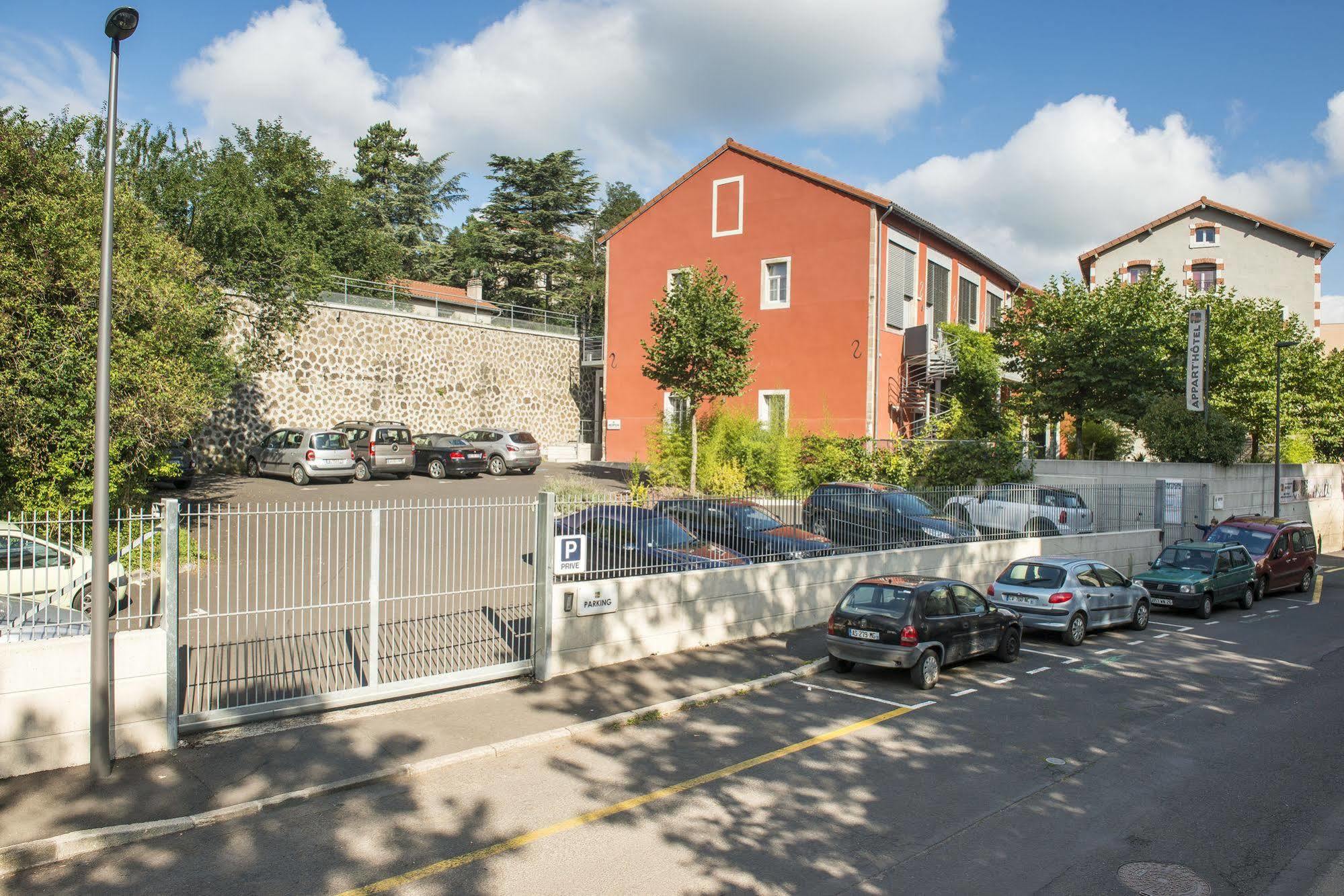 Gite D'Etape Des Capucins Le Puy-en-Velay Exterior foto
